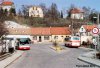 Z důvodu rekonstrukce kanalizace na Pražské ulici v Bosonohách jsou od 11. 3. 2008 na dobu cca tří měsíců autobusové linky a-69 (denní) a 96 (noční) od zastávky »Skalní« odkloněny na Bosonožské náměstí, kam byla do blízkosti kaple přeložena konečná zastávka »Bosonohy«. Na snímcích z 9. 3. 2008 jsou autobusy linky 69 ještě před zahájením výluky – Citelis evid. č. 7641 na odjezdové zastávce a vůz evid. č. 7431 u výstupní zastávky na konečné v Bosonohách a autobus evid. č. 7444 v ulici Hoštické při jízdě k městu. Fotografie z 24. 3. 2008 pak již zvěčňují autobusy linky 69 netradičně na Bosonožském náměstí – vůz evid. č. 7376 u kapličky na dočasné konečné a Citybus evid. č. 7613 na zastávce »Pražská« při jízdě od města. Poslední snímek z téhož dne pak zachycuje rekonstruovanou Pražskou ulici – navždy tak zmizí mj. památky na bývalou trať Velké ceny vedoucí právě po této vozovce. Foto © Ladislav Kašík.