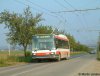  Novinkou v trolejbusové dopravě v Brně je nasazení nízkopodlažních trolejbusů Škoda 21Tr na linky 31 a 33. Od začátku září tak „jedenadvacítky“ vypravuje také vozovna Slatina, kam bylo z Komína předáno několik vozů. Hlavním důvodem tohoto opatření jsou tzv. garantované spoje prováděné nízkopodlažním vozidlem, k jejichž podstatnému rozšíření došlo v brněnské MHD právě od 1. 9. 2005. Na několika snímcích je zachycen začátek provozu těchto nízkopodlažních trolejbusů. Na prvním snímku je dne 28.8.2005 zachycen konvoj trolejbusů 21Tr ve vozovně Slatina, na dalším snímku je ve smyčce u nádraží 6. 9. 2005 zachycen trolejbus evid. č. 3025. Další dva snímky ze dne 1.9.2005 znázorňují vůz 21Tr evid. č. 3024 na meziměstském úseku Šlapanicce - Brno-Slatina v blízkosti zastávky Hraničky a dále trolejbus evid. č. 3026 ve společnosti vozu 14Tr10/6 evid. č. 3237 ve smyčce Slatina, sídliště. Foto © Ladislav Kašík, Martin Janata
