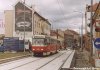  V první polovině listopadu také skončila oprava tramvajových kolejí na ulici Dornych – zajímavostí akce byly pouze víkendové výluky tramvajového provozu, kdy byly linky č. 9 a 12 ukončeny na Zvonařce. V pracovních dnech tramvaje staveništěm projížděly – na snímku z 16. 10. 2003 se po Dornychu blíží ke křižovatce se Svatopetrskou ulicí vůz evid. č. 1062 na „devítce“. Foto © Ladislav Kašík.