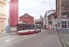 Na konci září probíhaly opravy tramvajových kolejí v oblasti Zábrdovic – 28. 9. 2014 probíhala oprava výhybky na křižovatce Cejlu a Vranovské. Okolo místa opravy projíždí autobus náhradní dopravy linky X evid. č. 2347 jedoucí od výchozí zastávky »Jugoslávská« k zastávce »Tkalcovská«. Z důvodu překopu pro inženýrské sítě nebyl o víkendu 4. a 5. 10. 2014 pro tramvaje průjezdný Zábrdovický most. Místo nich jezdily do Židenic autobusy linky náhradní dopravy X2 a na tramvaj cestující přestupovali na zastávce »Tkalcovská«. Autobusy se pak otáčely služební jízdou ulicemi Tkalcovskou, Plynárenskou, Radlasem a Cejlem: Solaris evid. č. 2642 byl 5. 10. 2014 zvěčněn na Radlase před zabočením na Cejl a vůz evid. č. 2639 projíždí téhož dne Tkalcovskou, vpravo bývávalo železniční nákladiště Radlas, donedávna byla plocha zastavěna jako stavební dvůr. Foto © Ladislav Kašík.