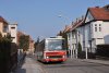 V Brně skončil provoz autobusů Karosa B 731 s automatickou převodovkou – v druhé polovině března dojezdily poslední dva provozní vozy, nejčastěji provozované na výlukových linkách 35 a 39. Na snímcích z 24. 3. 2015 vůz evid. č. 7413 stoupá ulicí Bílého a autobus evid. č. 7414 byl zachycen v ulici Roubalově. Právě kvůli automat. převodovce byly vozy typu B 731 v posledním období přednostně nasazovány na výlukové linky v kopcovité oblasti čtvrti Stránice. Foto © Radovan Šaur. A ukončený provoz „automatů“ připomínáme ještě fotografií vozu evid. č. 7409 na lince 84 na Staré osadě v Židenicích. Foto 20. 12. 2014 © Ladislav Kašík.
