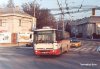 Další prosincovou změnou bylo zavedení nové autobusové linky 74 z konečné Červený písek v Maloměřicích do Starých Černovic. Naposledy bylo toto linkové číslo využito v letech 2001–2002 pro účelovou linku s trasou od královopolského nádraží k tehdejšímu Flextronicsu na Černovické terase. Na snímku vjíždí 30. 12. 2010 v Židenicích vůz linky 74 evid. č. 7491 z Rokytovy ulice na Svatoplukovu. Dále byly špičkové spoje autobusové linky 53 prodlouženy z Králova Pole až do Židenic na Starou osadu – vůz evid. č. 2376 se zde 21. 12. 2010 ve společnosti trolejbusu evid. č. 3013 linky 27 chystá k odjezdu zpět na konečnou Technologický park. Foto © Ladislav Kašík.