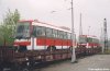 Začátkem října 2002 byly do Brna dovezeny dvě tramvaje typu T3RF, původně určené pro ruský trh, které si zákazník nakonec neodebral. Tramvaje prošly částečnou repasí v Mostu, nadále by měly být provozovány jako souprava s ostatními „raketami“ v pisárecké vozovně. Na snímku jsou obě tramvaje ještě na vagónech po příjezdu na královopolské nádraží, foto © Tomáš Kocman.