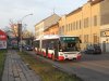 Od konce listopadu jsou v Brně v provozu nové článkové autobusy Iveco Urbanway 18M CNG. Jsou to první kloubové autobusy na pohon stlačeným zemním plynem a zároveň první nová vozidla DPMB s klimatizací prostoru cestujících. Na snímku z 31. 1. 2018 projíždí Plotní ulicí autobus evid. č. 2019 na lince 40. Tento pohled se stane brzo minulostí – v roce 2019 zde začne stavba tramvajové tratě, přeložené sem z Dornychu. Foto © Jiří Mrkos.